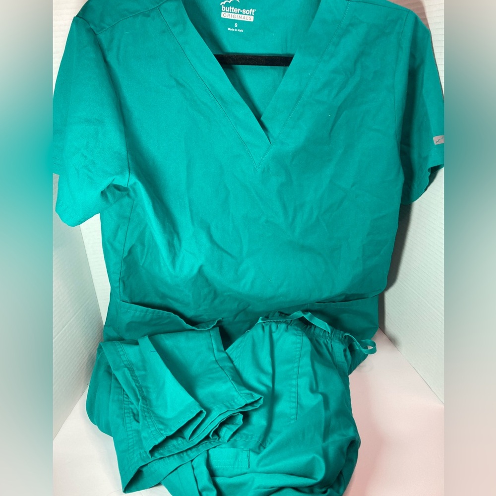 Lot of Scrubs (8)